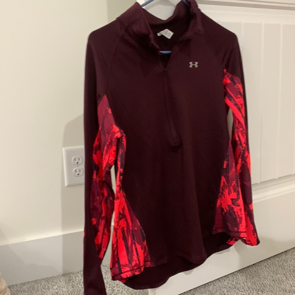 Good condition womens under armour size L cold gear shirt